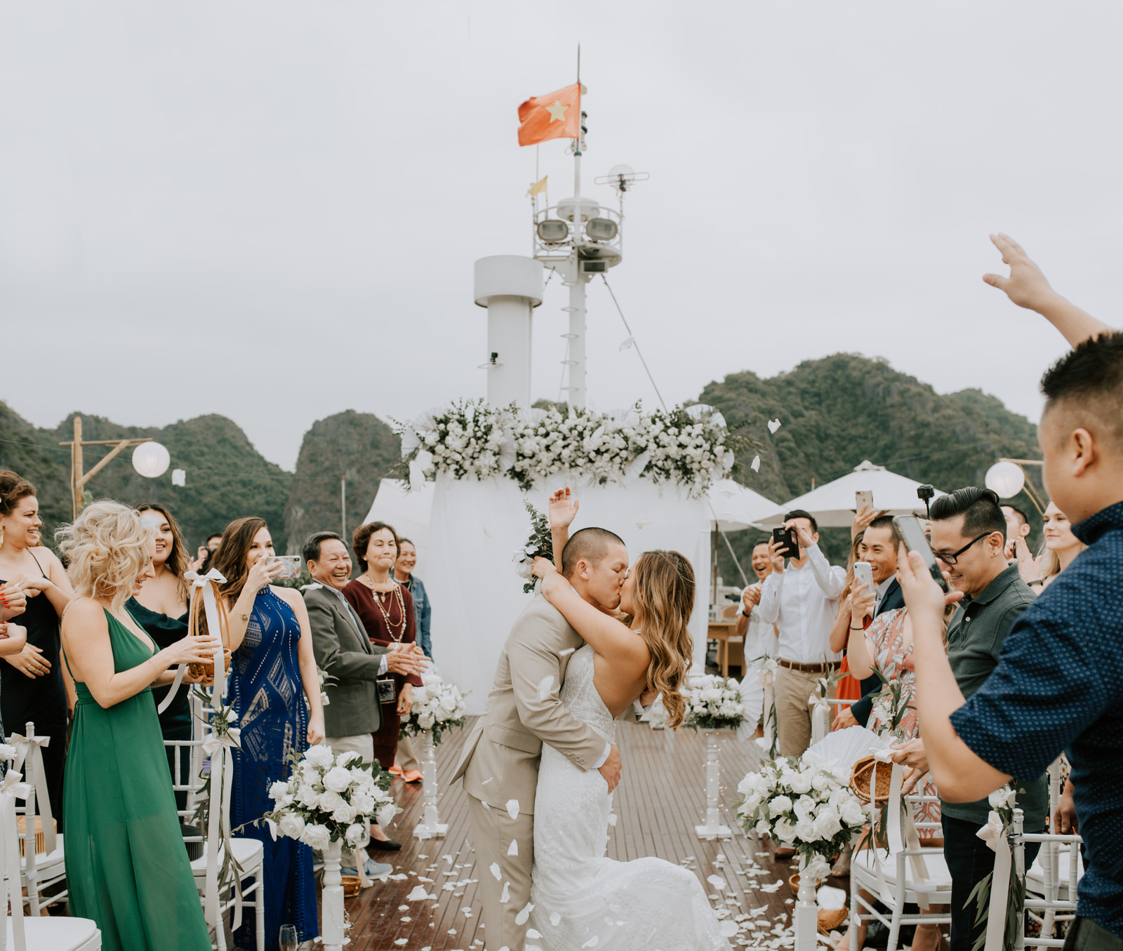 T + R | Bhaya Cruise, Ha Long Bay, Viet Nam 1