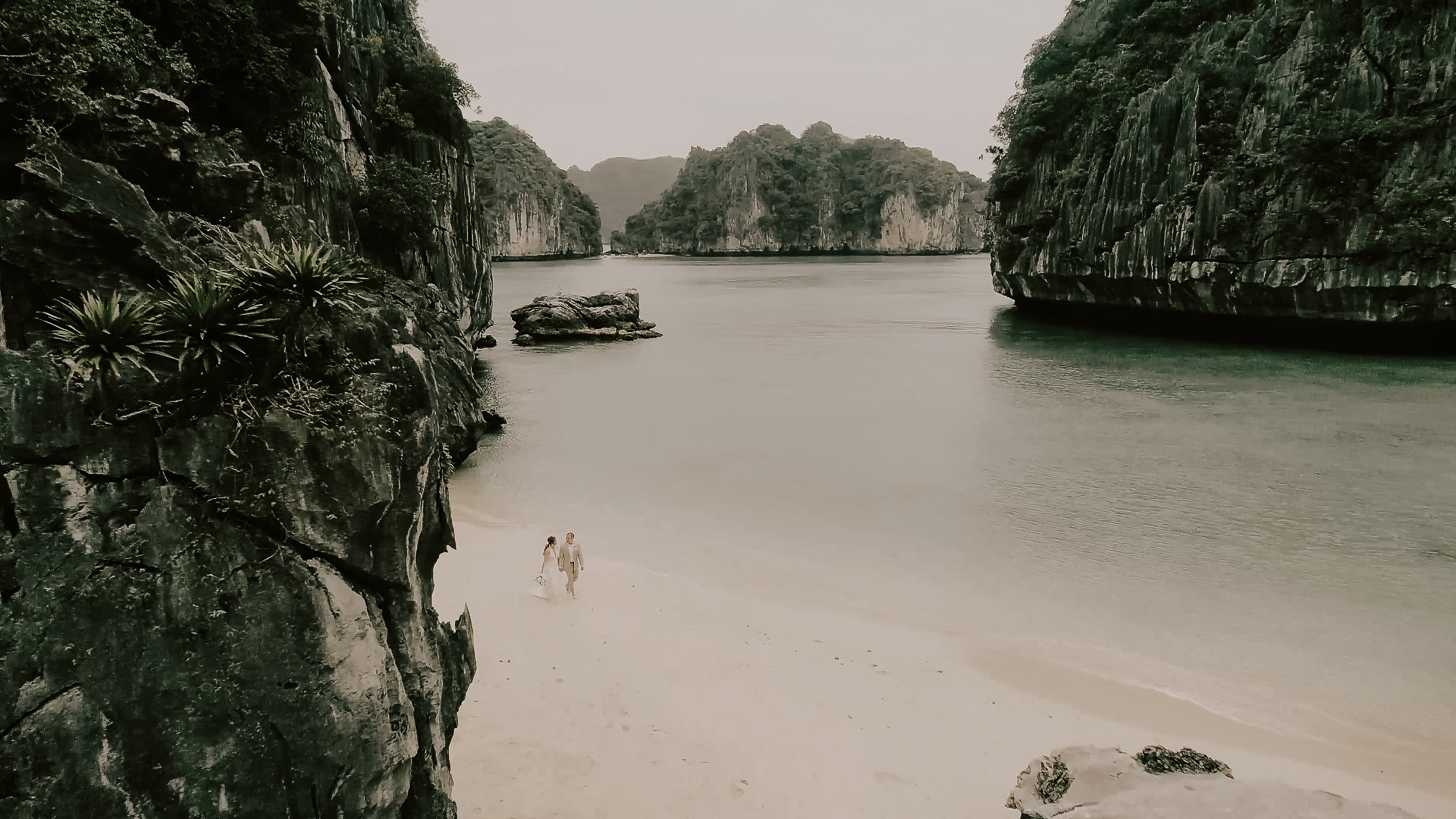 T + R | Bhaya Cruise, Ha Long Bay, Viet Nam 91